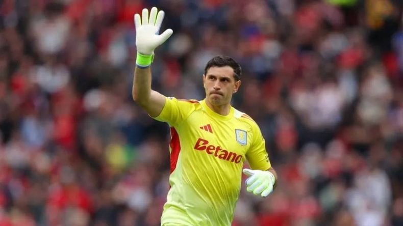 El gigante de Europa que quiere al Dibu Martínez para ganar la Champions