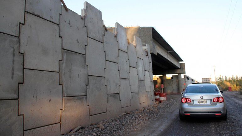 La elevación de la Ruta 22 generó polémica y trabó el proyecto nacional.