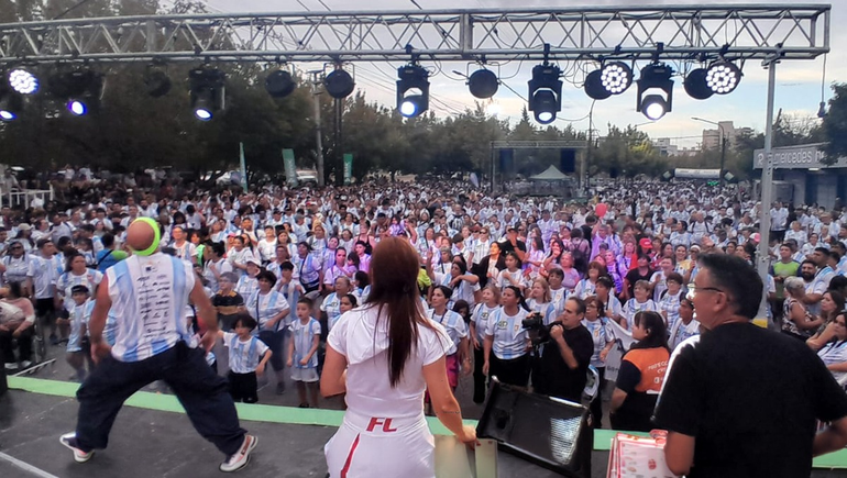 Ya comenzó la fiesta de La Corrida: quiénes conducen la transmi del streaming oficial