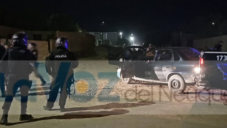 Intentó escapar tras ser denunciado por abusar de una niña: chocó con la Policía y quedó detenido