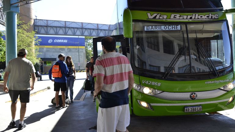 La terminal de ómnibus de Cipolletti ya comienza a registrar mayor movimiento previo al inicio formar del verano y las fiestas de fin de año.