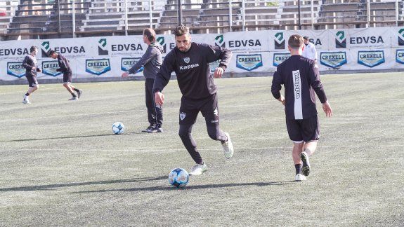 El delantero ya superó una lesión en la rodilla y viene de jugar media hora en La Pampa, donde marcó un gol.&nbsp;