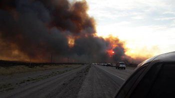 El humo impedía la visión y debieron interrumpir el tránsito. Fua a la hora en que muchos turistas regresaban a sus hogares.&nbsp;