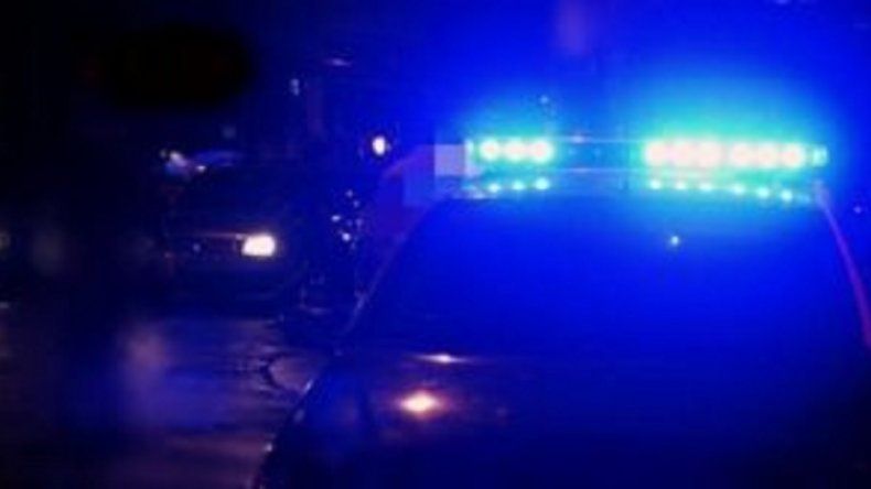 El adolescente de 17 años impactó de frente contra la estructura de madera.&nbsp;