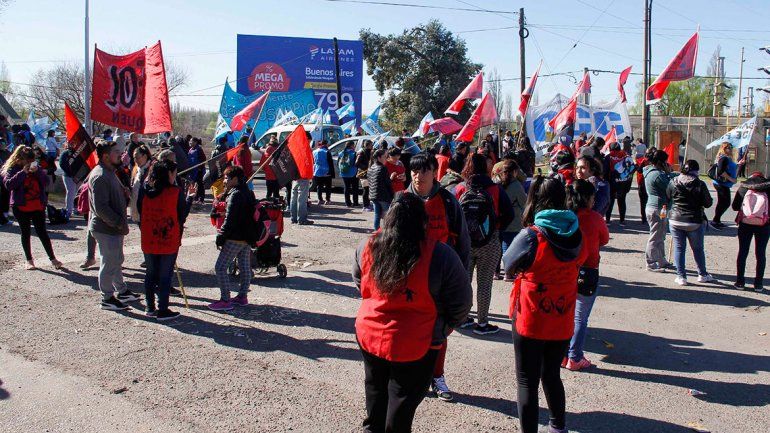 Protestaron en el puente contra el ajuste de Nación