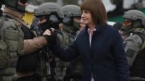 Patricia Bullrich ponderó a las Fuerzas Armadas y cruzó a Victoria Villarruel. Patricia Bullrich ponderó a las Fuerzas Armadas y cruzó a Victoria Villarruel.