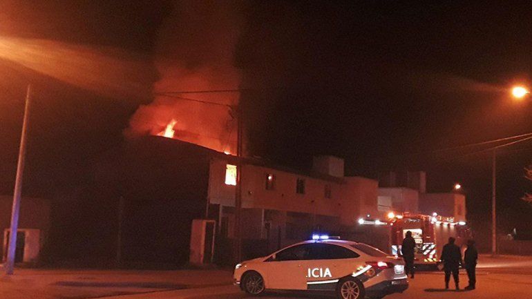 Vecinos juntan fondos para la familia que perdió su casa en un incendio