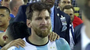 Conmovedor relato: Messi lloró una hora delante del cajón