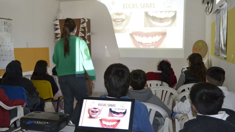 Una escena del taller de salud bucal en la escuela 294. Una escena del taller de salud bucal en la escuela 294.
