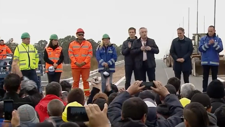 En la previa del día del trabajador, Alberto prometió recomponer los salarios