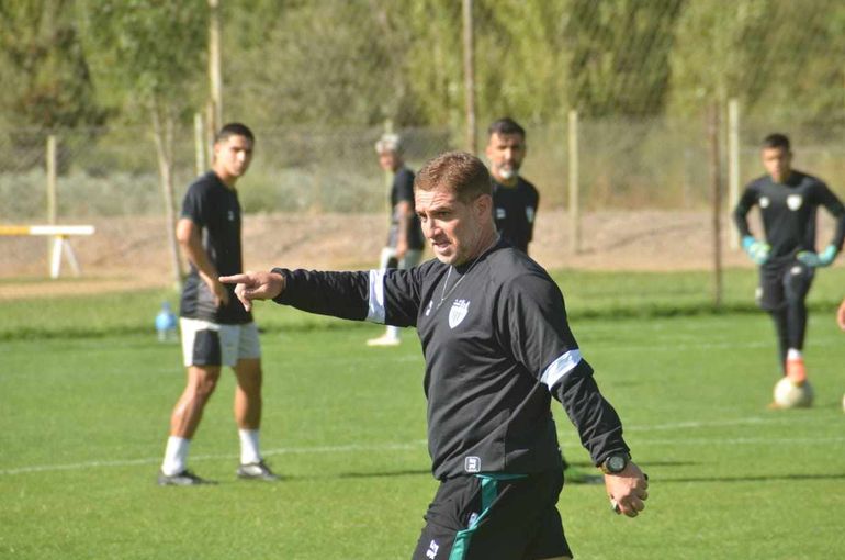 Fabián Enríquez debutará como DT de Cipo.