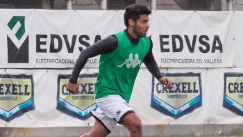 Lucas Mellado, el patrón de la mitad de la cancha en Cipolletti.
