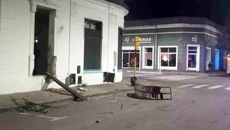 Legisladores de JSRN repudiaron el violento atentado contra un local del Frente de Todos 