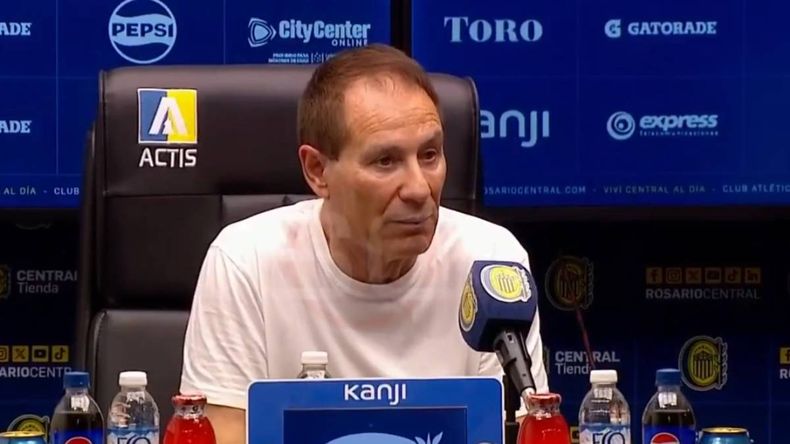 Ariel Holan defenestró a Estudiantes por el pasillo a espaldas tras el polémico titulo: Fue una falta de respeto | LMCipolletti.com Ariel Holan defenestró a Estudiantes por el pasillo a espaldas tras el polémico titulo: Fue una falta de respeto