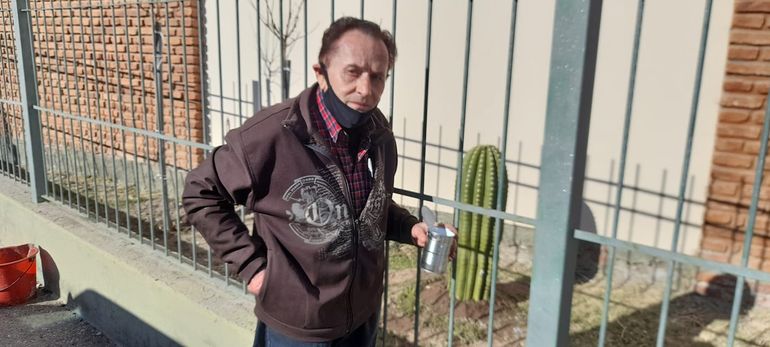 Fernández Carro plantó un hijuelo en el cantero de la iglesia Santa Catalina. Fernández Carro plantó un hijuelo en el cantero de la iglesia Santa Catalina.