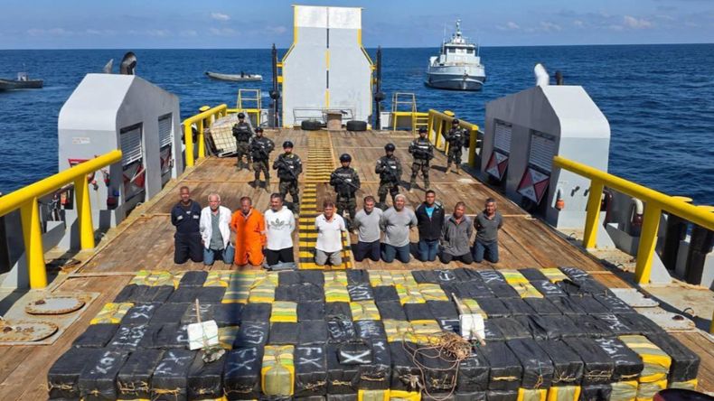 El cargamento decomisado por la Marina de El Salvador fue valuado en aproximadamente 165 millones de dólares.