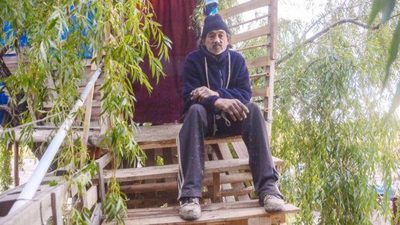 Tarzán espera el verano para volver a vivir arriba del árbol 