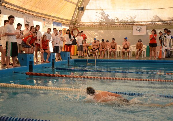 Más de 80 nadadores compitieron en el Nacional