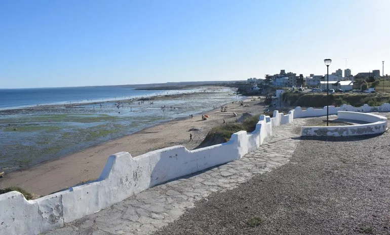 Las playas de Las Grutas son las preferidas de muchos valletanos. Foto LM Cipolletti. Las playas de Las Grutas son las preferidas de muchos valletanos. Foto LM Cipolletti.