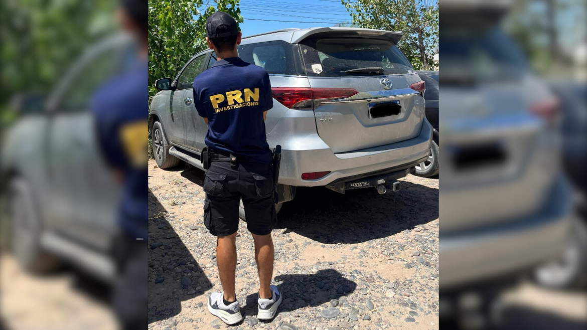 Un rápido y coordinado accionar de la policía rionegrina, logró recuperar la camioneta robada en Cipolletti. | LMCipolletti.com Un rápido y coordinado accionar de la policía rionegrina, logró recuperar la camioneta robada en Cipolletti.