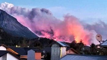 nacion envio refuerzos para combatir el fuego en la comarca andina