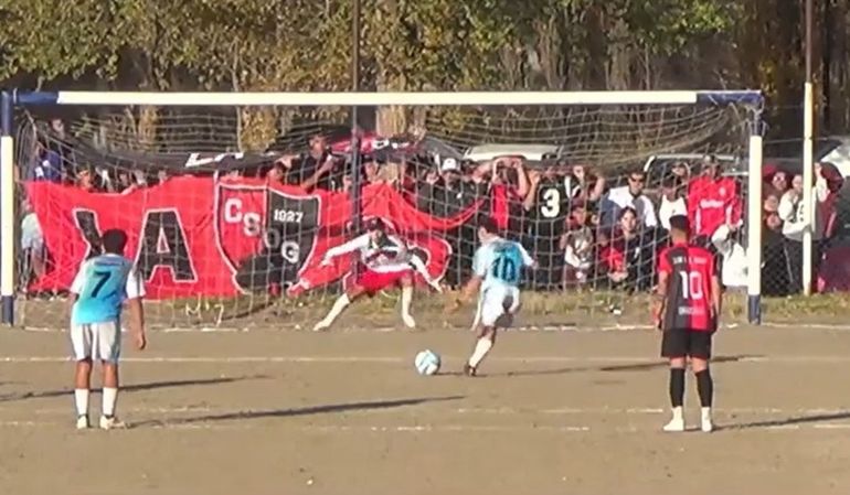 Así fue el penal errado por Bruno Offidani. Foto: Gentileza.