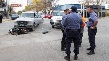 Una camioneta y una moto chocaron en Brentana y 9 de Julio.