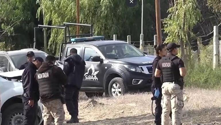 La fuga de los delincuentes provocó una persecución policiales a los tiros que se extendió por 10 kilómetros. 