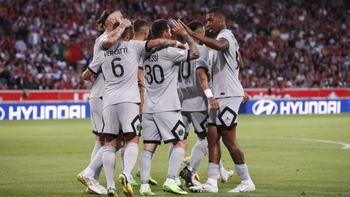 se odian pero la rompen: show de mbappe, neymar y messi en el 7 a 1