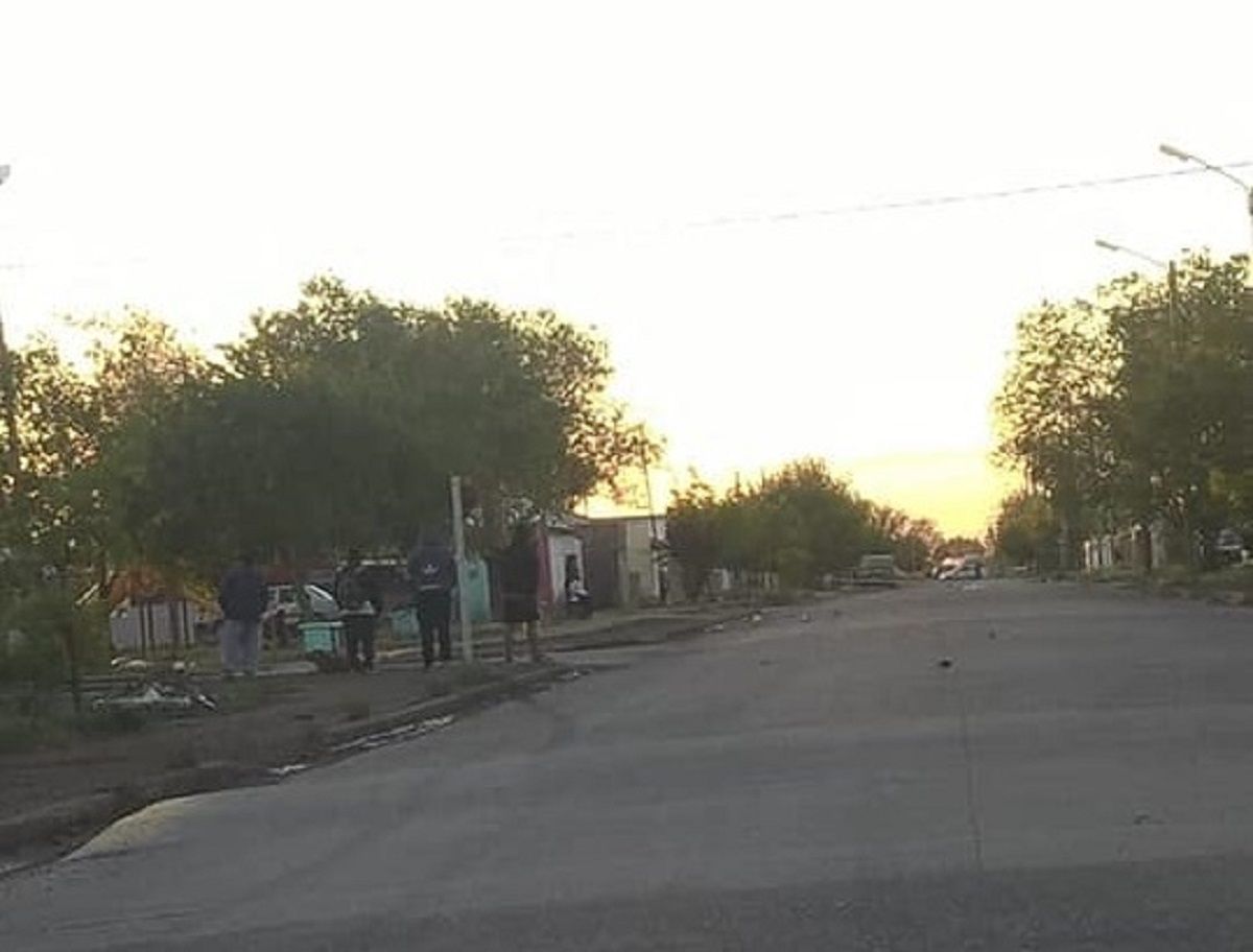 Un menor de 14 años fue apuñalado en una pelea callejera. Fue en la plaza del barrio IPPV.&nbsp;