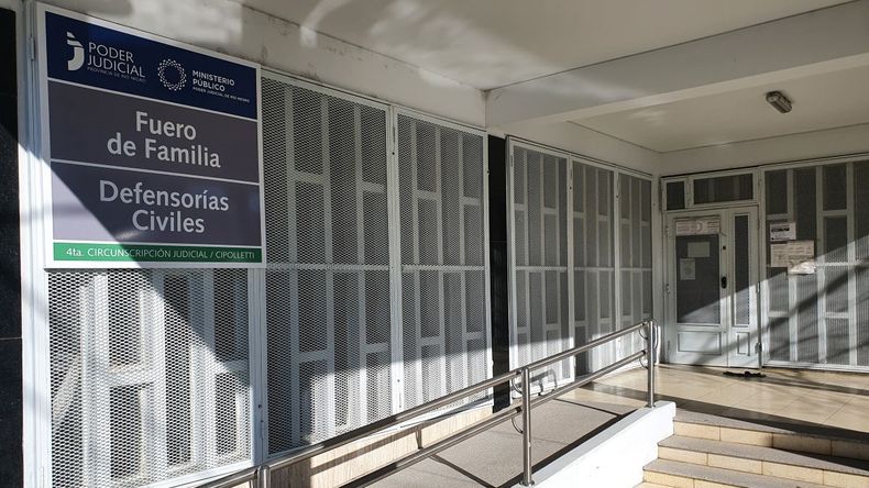 La Justicia de Familia ordenó una comensación económica a la mujer que se dedicó a cuidar los hijos y el hogar y que tras la separación se quedó sin nada. | LMCipolletti.com La Justicia de Familia ordenó una comensación económica a la mujer que se dedicó a cuidar los hijos y el hogar y que tras la separación se quedó sin nada.