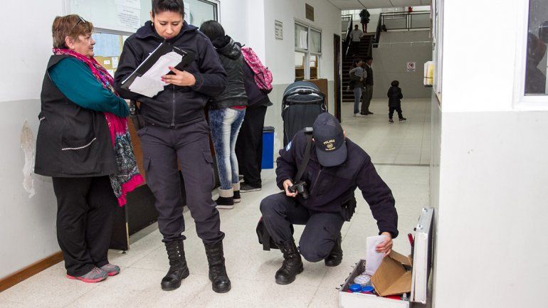 Un padre intentó apuñalar al presunto abusador de su hija antes de ingresar a la audiencia judicial