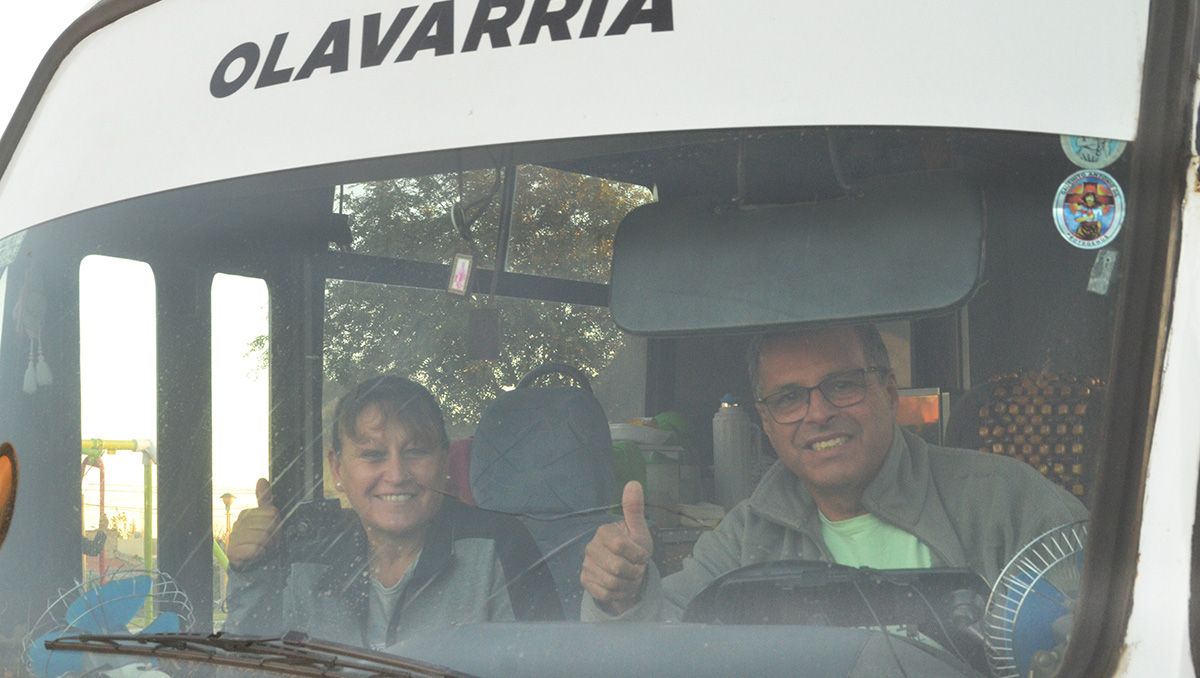 Claudia y Juan, a punto de seguir viaje por el mundo. (Foto Antonio Spagnuolo)