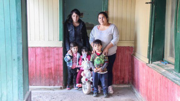 La casa en la que viven las dos familias está ubicada en la calle Independencia al 200 del barrio San Pablo.