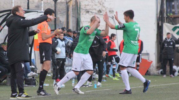 Jara sumó minutos ante la baja de los titulares y se ganó un lugar en la semi.