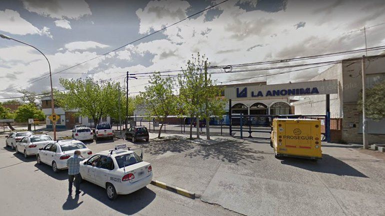 Intentaba robarse perfumes de un supermercado y terminó en el calabozo