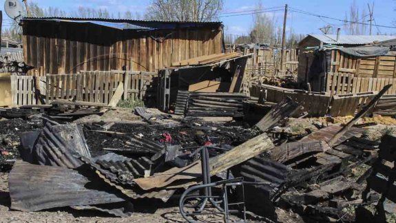 Se incendió una casilla en la toma 10 de Febrero y hay preocupación 