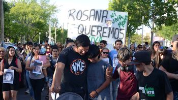 la mama de rosana: ya llega la noche y otro dia mas sin saber de ella