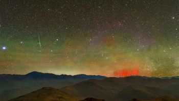 duendes rojos, el extrano fenomeno fotografiado en el desierto de chile
