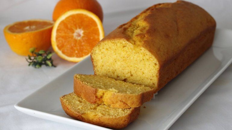 Budín de naranja sin harina ni azúcar: una receta liviana y rica para acompañar el mate