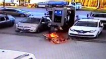 termino de cargar nafta y se le prendio fuego la moto 