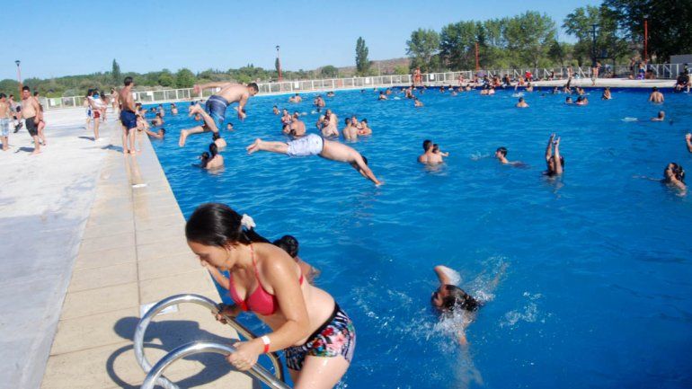 El verano ya se vive a pleno en las piletas municipales