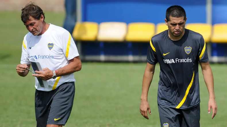 Falcioni recordó su paso como DT de Boca, donde dirigió a Riquelme.