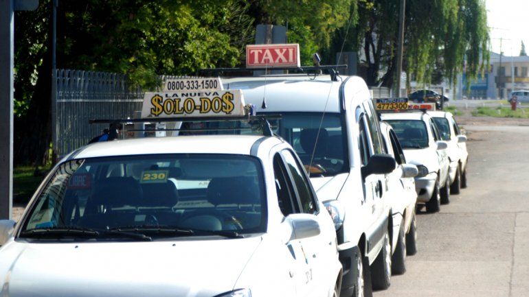 Los taxistas meten presión para lograr un nuevo aumento