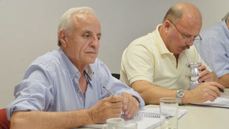El ex intendente Ocampos se puso del lado de Tortoriello.