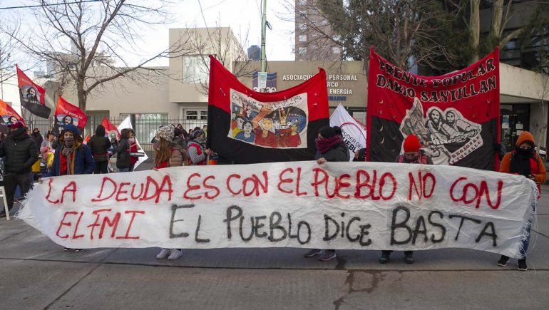 Organizaciones sociales marcharon contra la crisis económica
