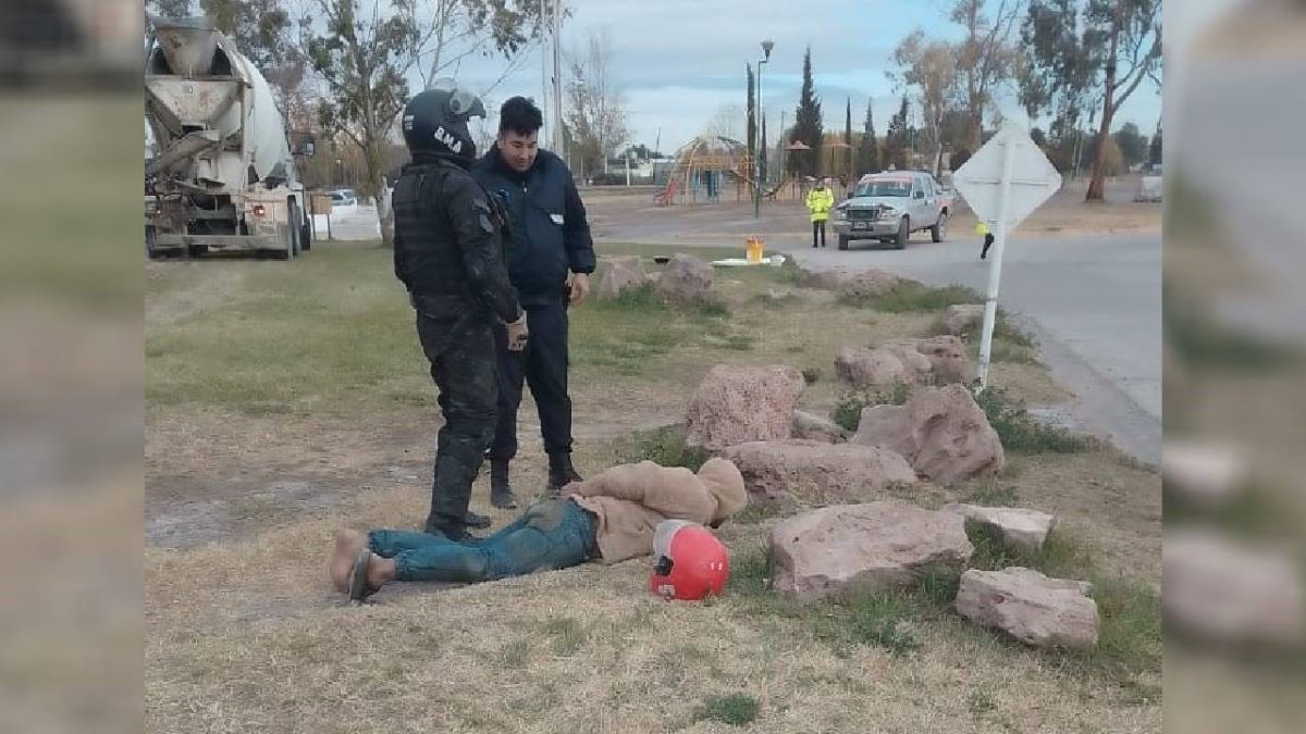 El hombre andaba en una moto robada por Fernández Oro y fue atrapado por personal de la BMA de Cipolletti que realizaban tareas de prevención.&nbsp;