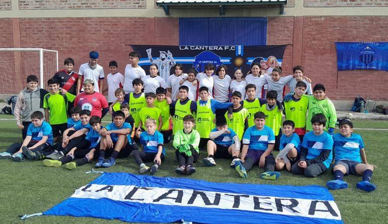 La Cantera, la escuela que enseña mucho más que fútbol