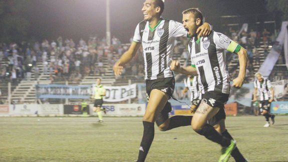 Morán le marcó a Deportivo Madryn sobre el cierre del partido y Vilce lo hizo ante Alvarado, el martes.
