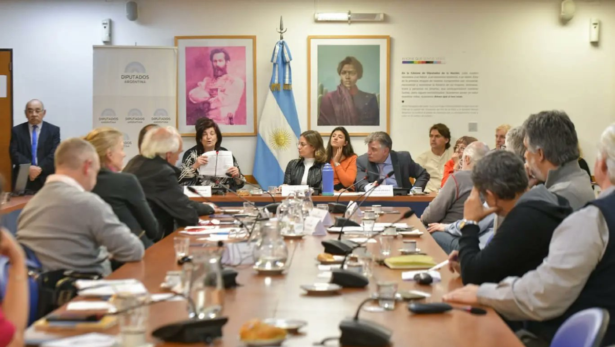 La ministra de Trabajo consideró que la reducción de la jornada laboral deberá ser escalonada
